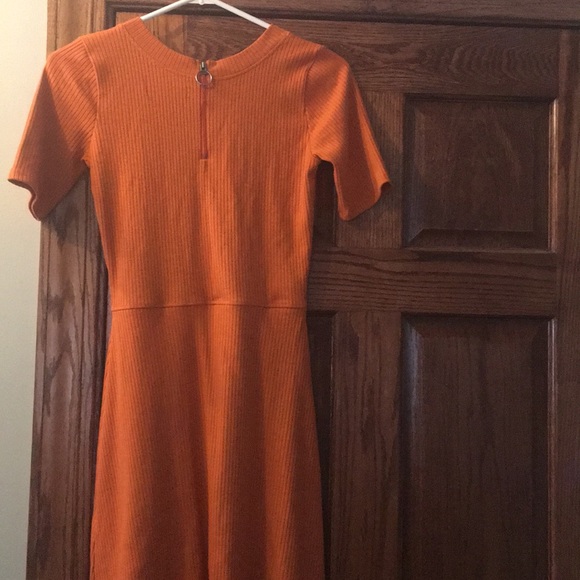 Adorable burnt orange fall dress - Picture 3 of 5